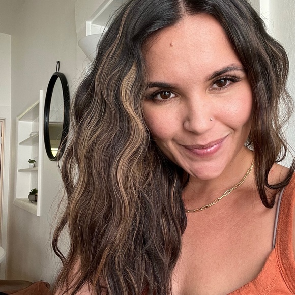 Meet your Posher, Bri - Picture 1 of 1